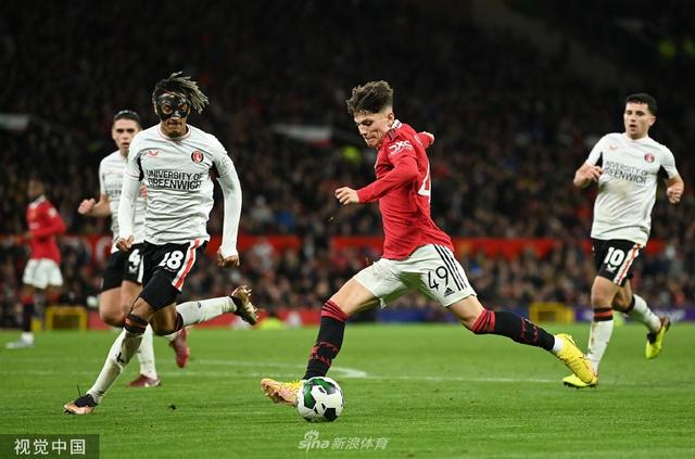 不仅稳居中 不仅稳居中